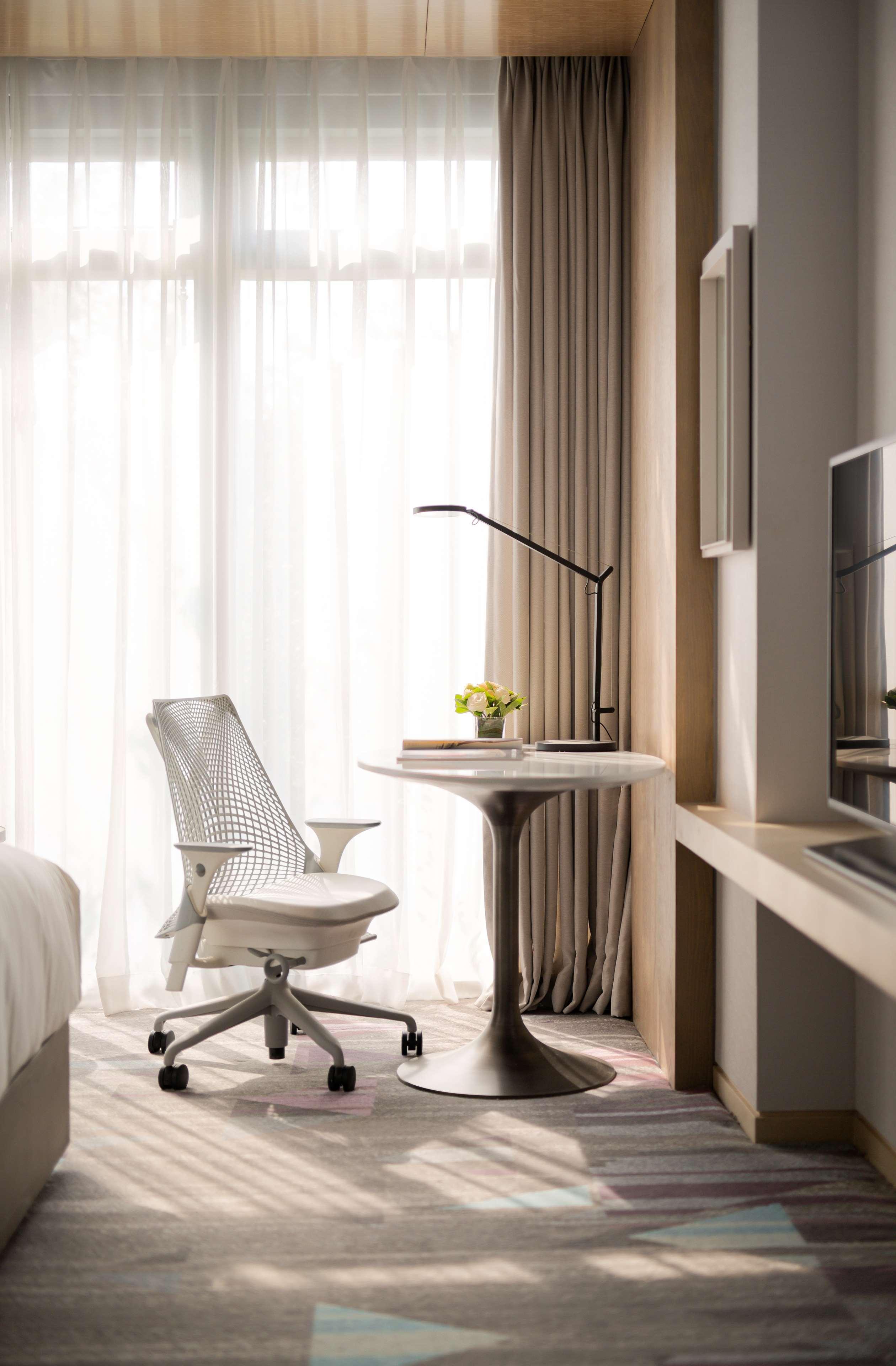 Hilton Garden Inn Shenzhen World Exhibition & Convention Center Экстерьер фото