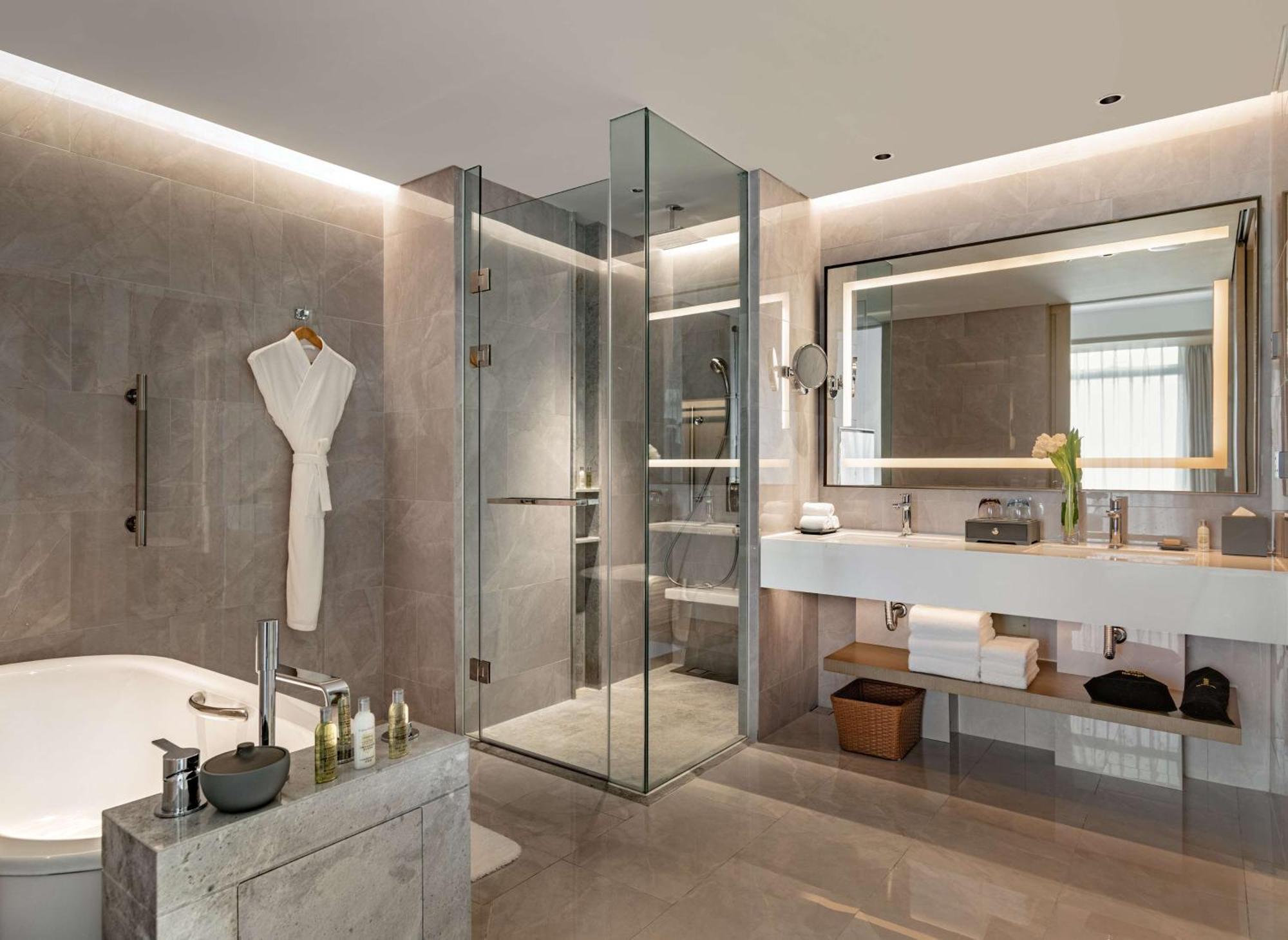 Hilton Garden Inn Shenzhen World Exhibition & Convention Center Экстерьер фото