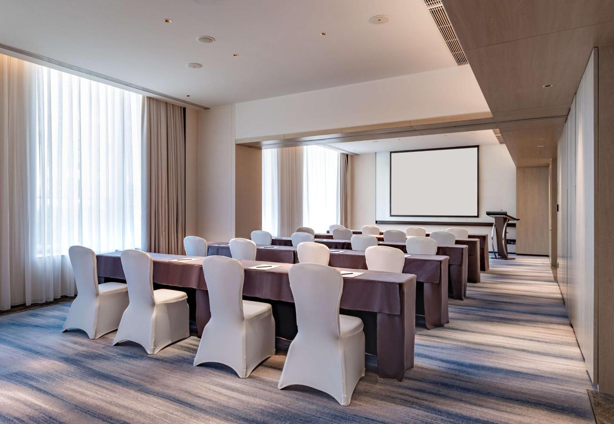 Hilton Garden Inn Shenzhen World Exhibition & Convention Center Экстерьер фото