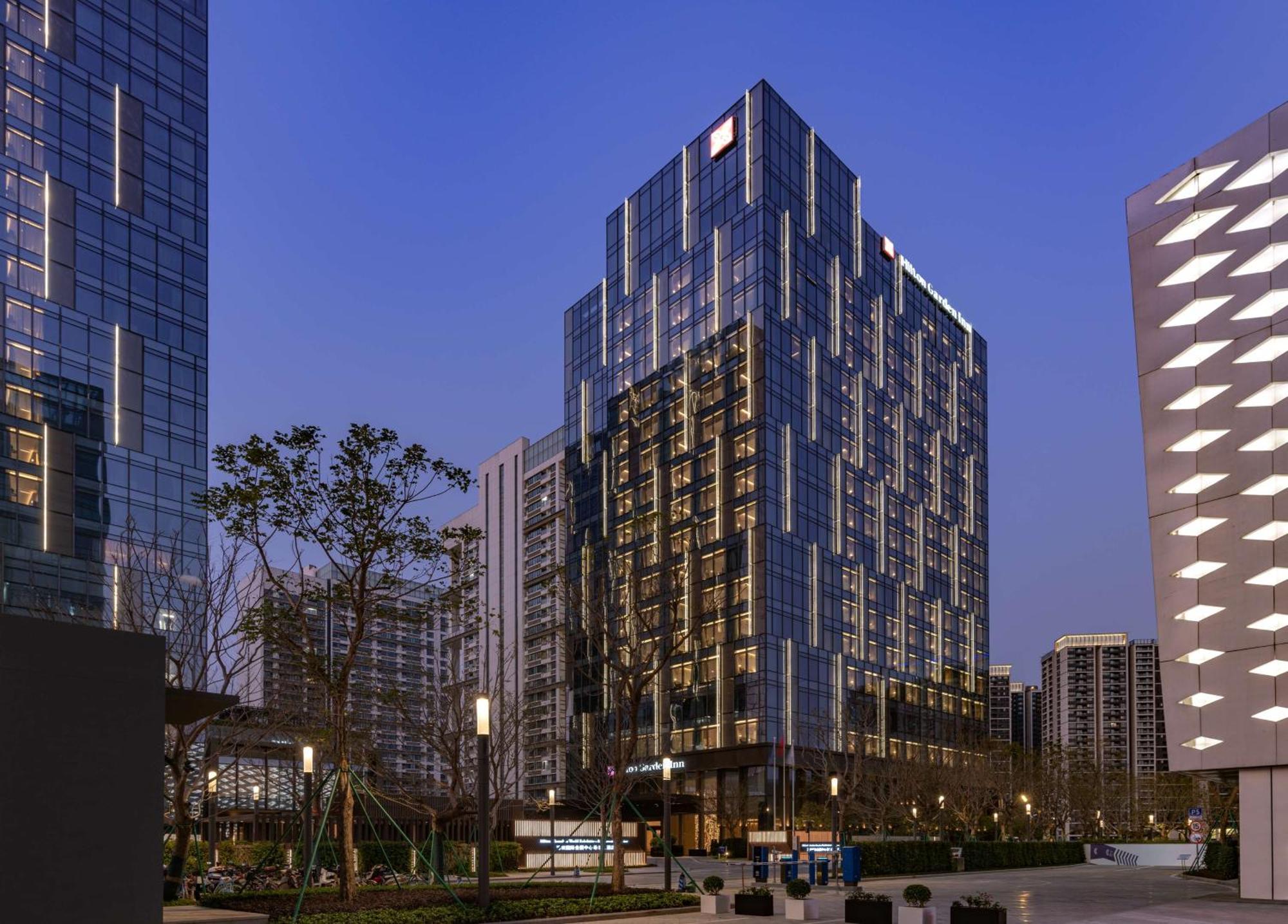 Hilton Garden Inn Shenzhen World Exhibition & Convention Center Экстерьер фото